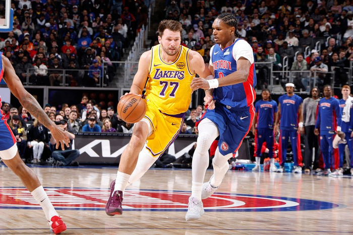 开云-湖人连胜遭终结！东契奇29投32分连遭里程悲：丢绝平三分沮丧离场|活塞|洛杉矶湖人队|卢卡-东契奇|NBA常规赛|底特律活塞队_新浪体育_新浪新闻